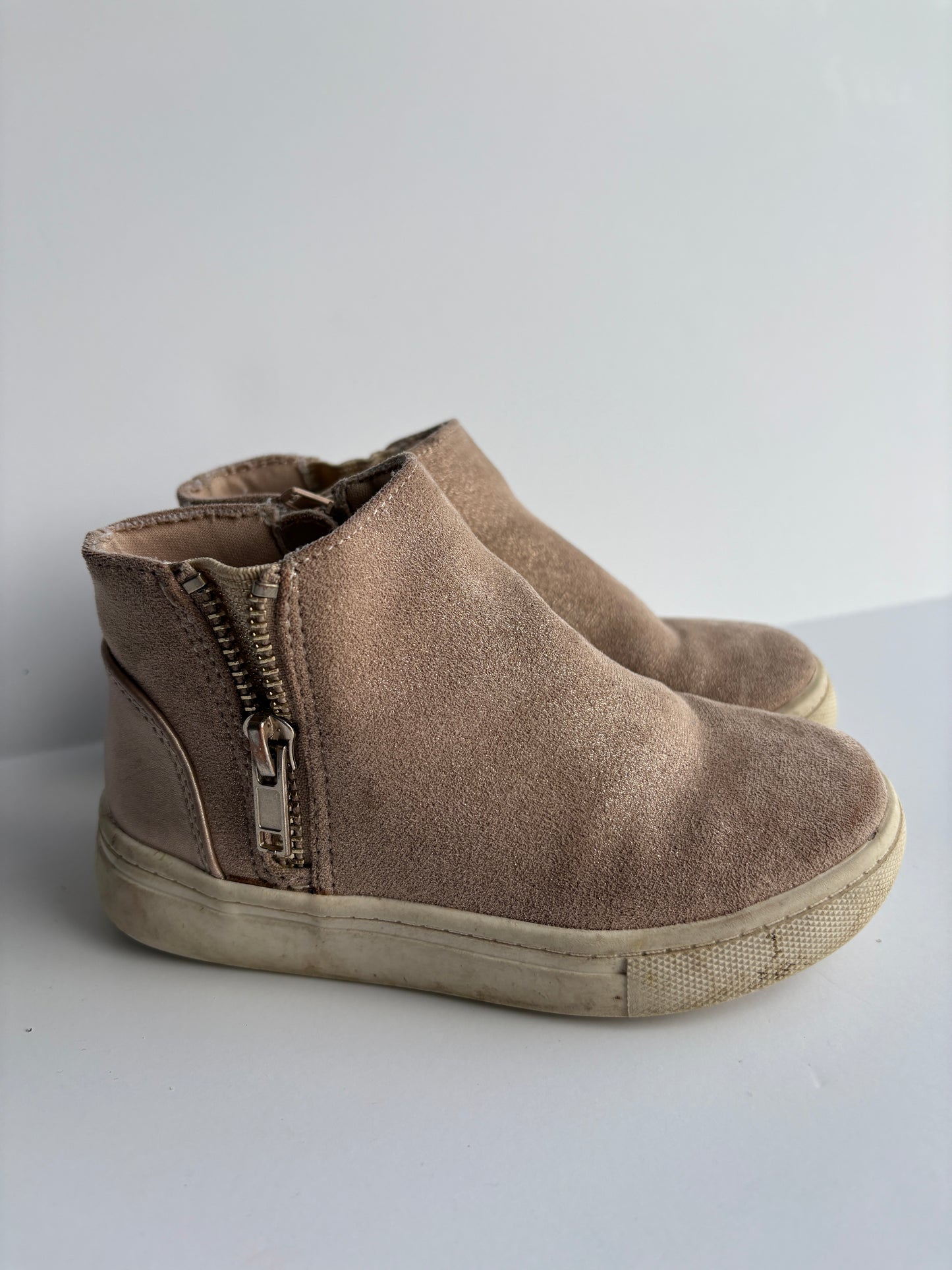 Seller #105 - Size 9c Girls Kelly and Katie Suede Booties GUC