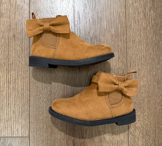 #173-REDUCED Baby Gap brown toddler girl booties size 6