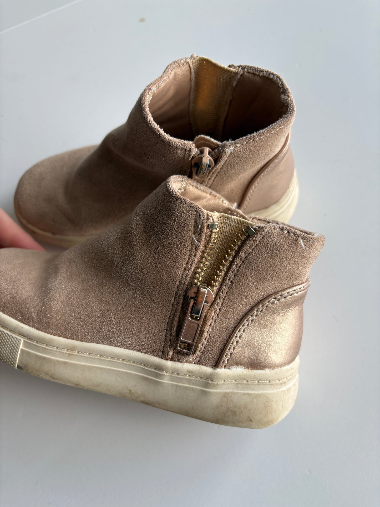 Seller #105 - Size 9c Girls Kelly and Katie Suede Booties GUC