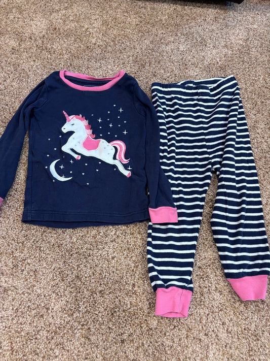#47, girls size 3-4T unicorn jammies , jojo