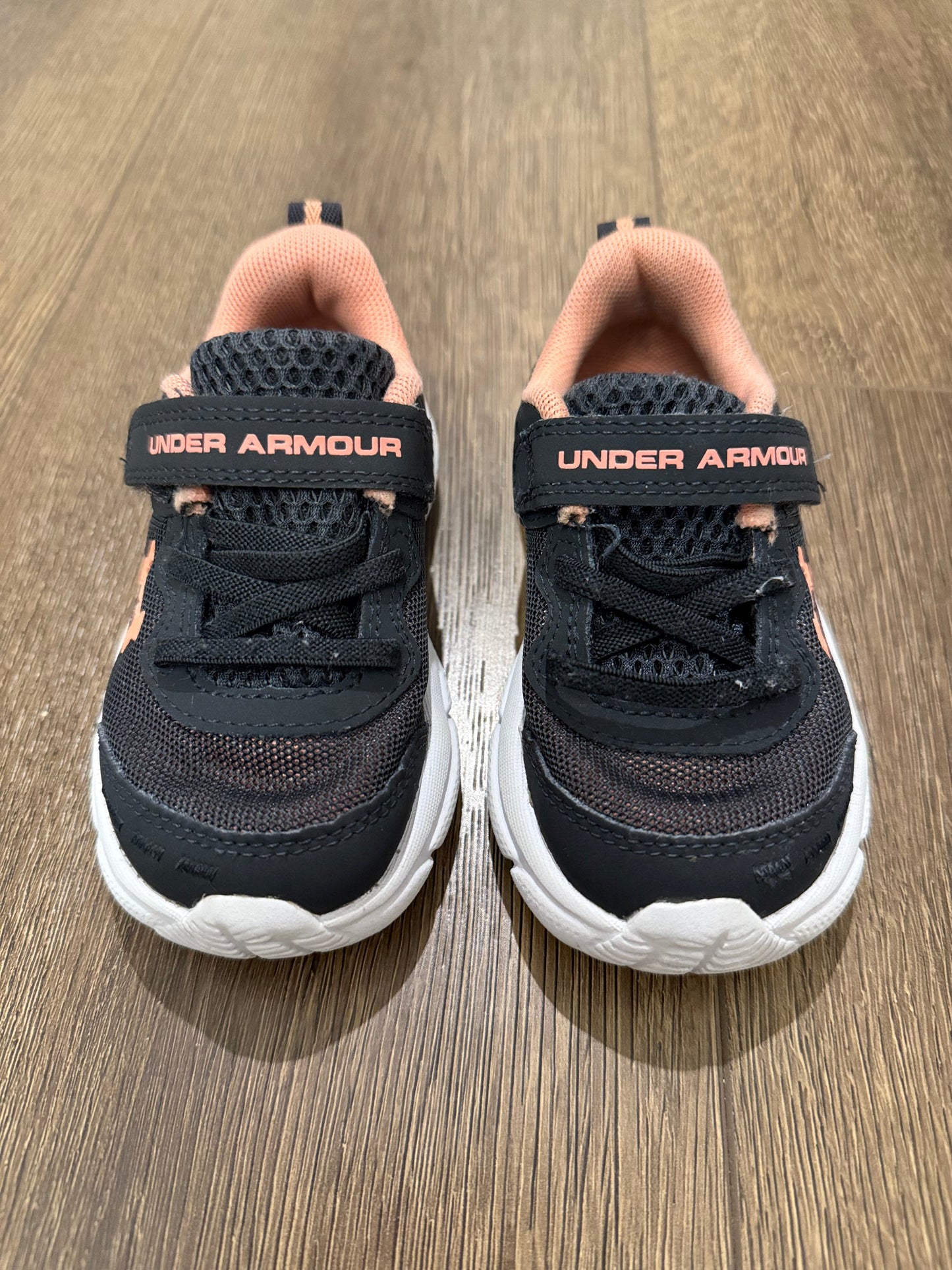 #173-REDUCED Under Armour sneakers toddler girl size 6