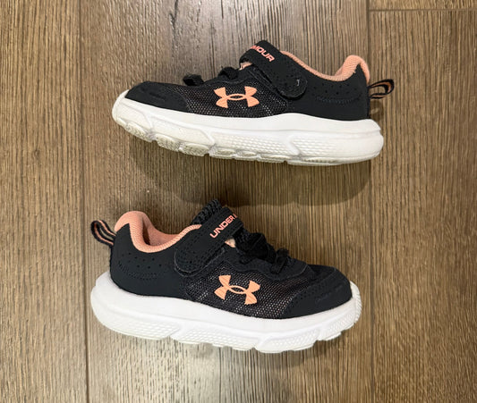 #173-REDUCED Under Armour sneakers toddler girl size 6