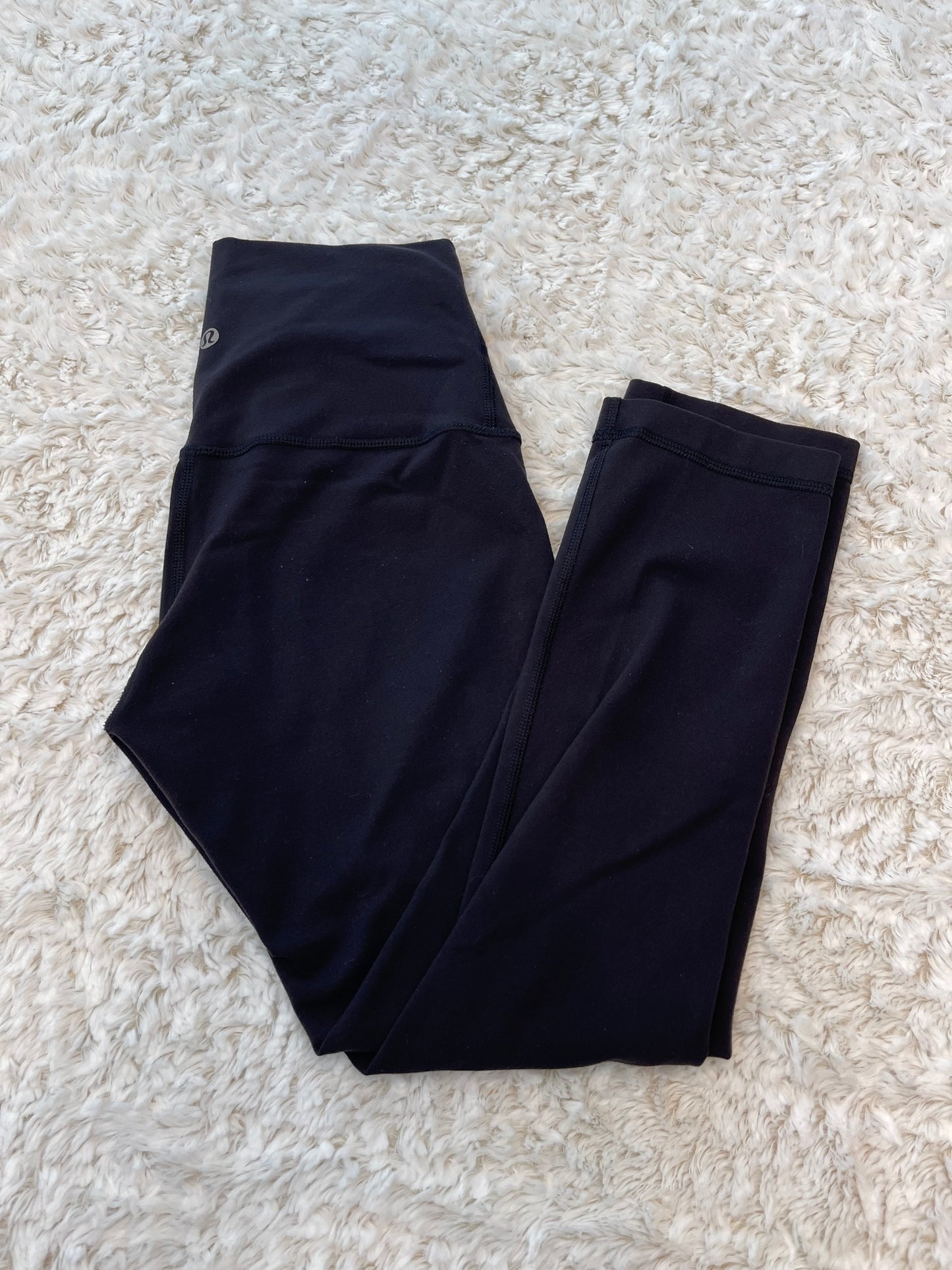 79a Lululemon black crops size 4