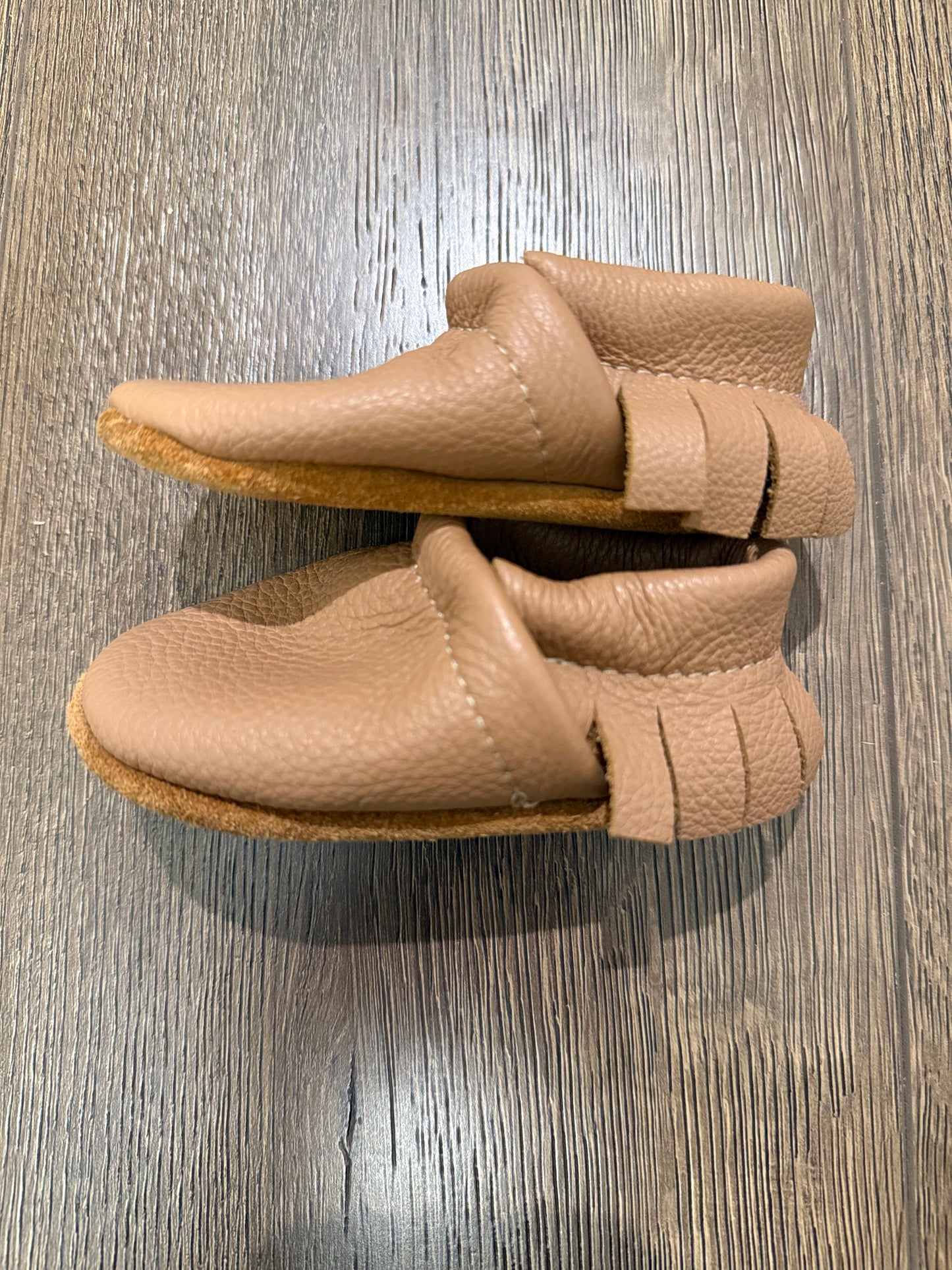 #173-tan leather baby moccasins size 4 (see description)