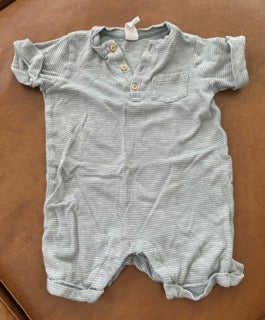 #51 H&M Unisex / Boys Romper Size 6mo EUC