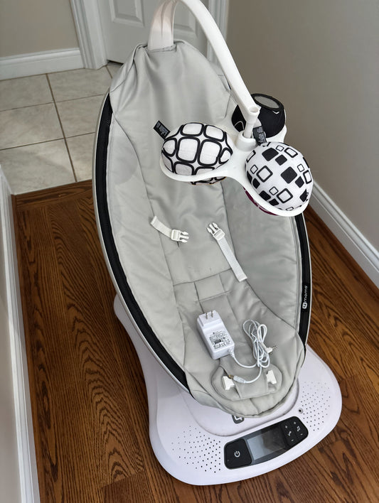 #173-4moms baby swing