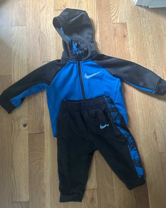Seller #174 Nike two piece set 12 months