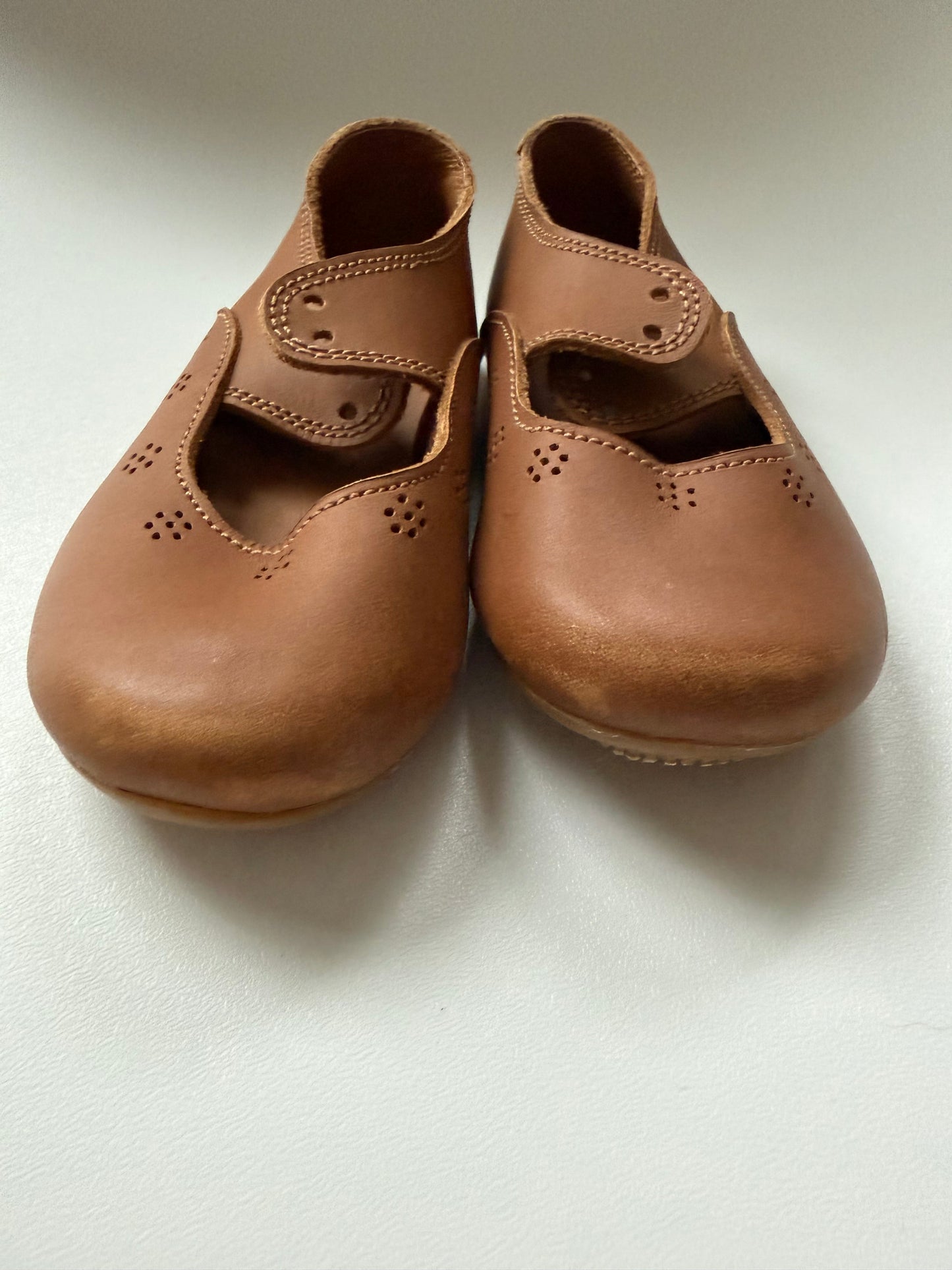 *reduced* #117, Girls Shoes Size 23, Adelisa & Co brown leather flat, GUC