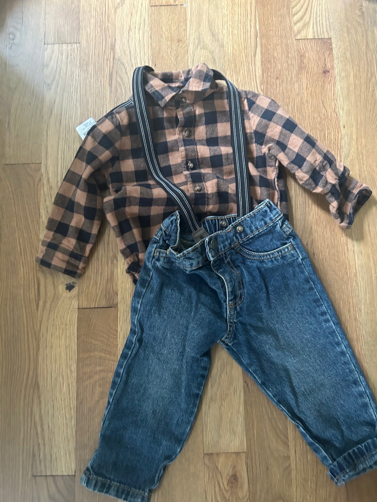 Seller #174 REDUCED Carters fall outfit 12 months