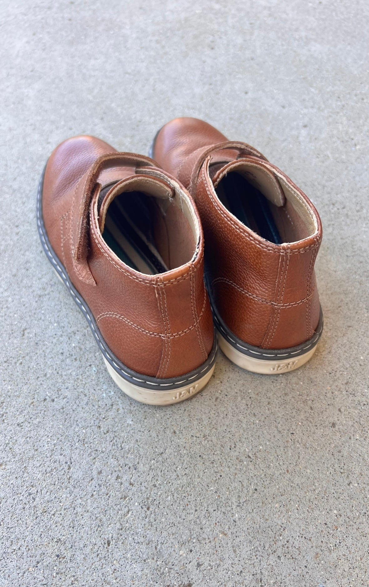 REDUCED PRICE #34 Johnston and Murphy boys size 11 brown leather shoes