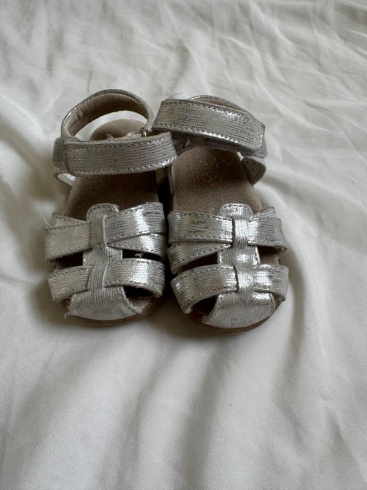 Seller #127 See Kai Run - Kaisa Silver Sandals; Toddler Girl size 6