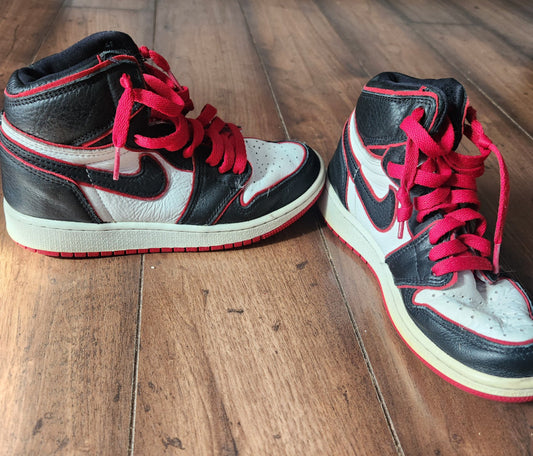 Seller #121 Boys Nike Size 3.5 shoes