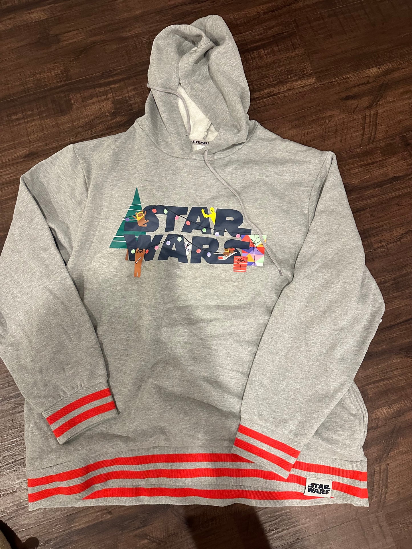 #81b Disney Star Wars holiday hooded sweatshirt size 2xl- new