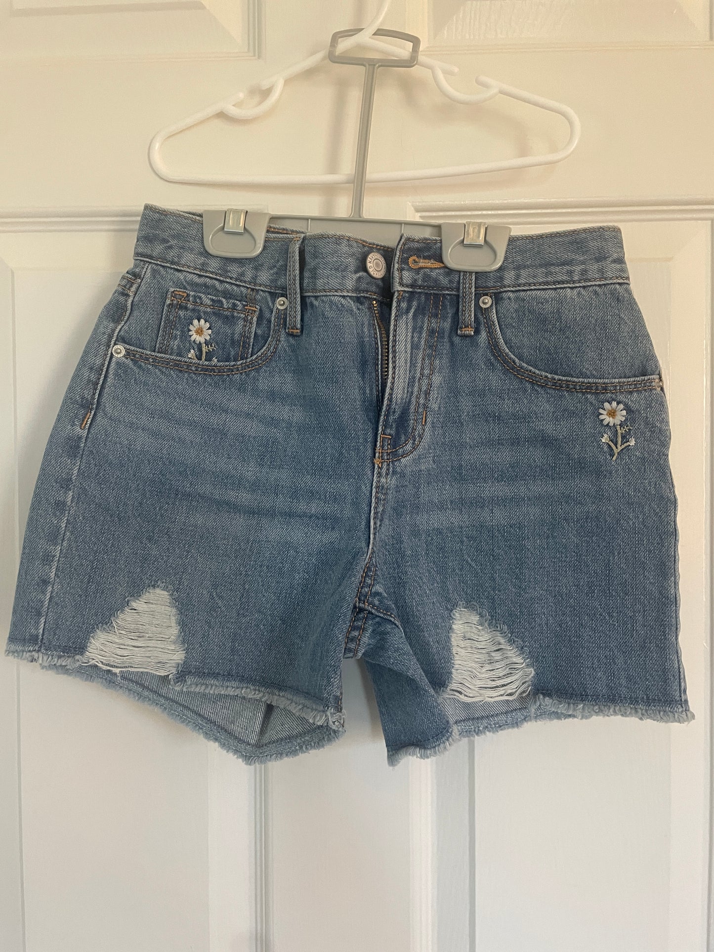 Girls NWT Old Navy Jean Shorts Size 10