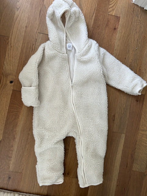 Seller #174 baby GAP fleece bunting suit 6-12 months