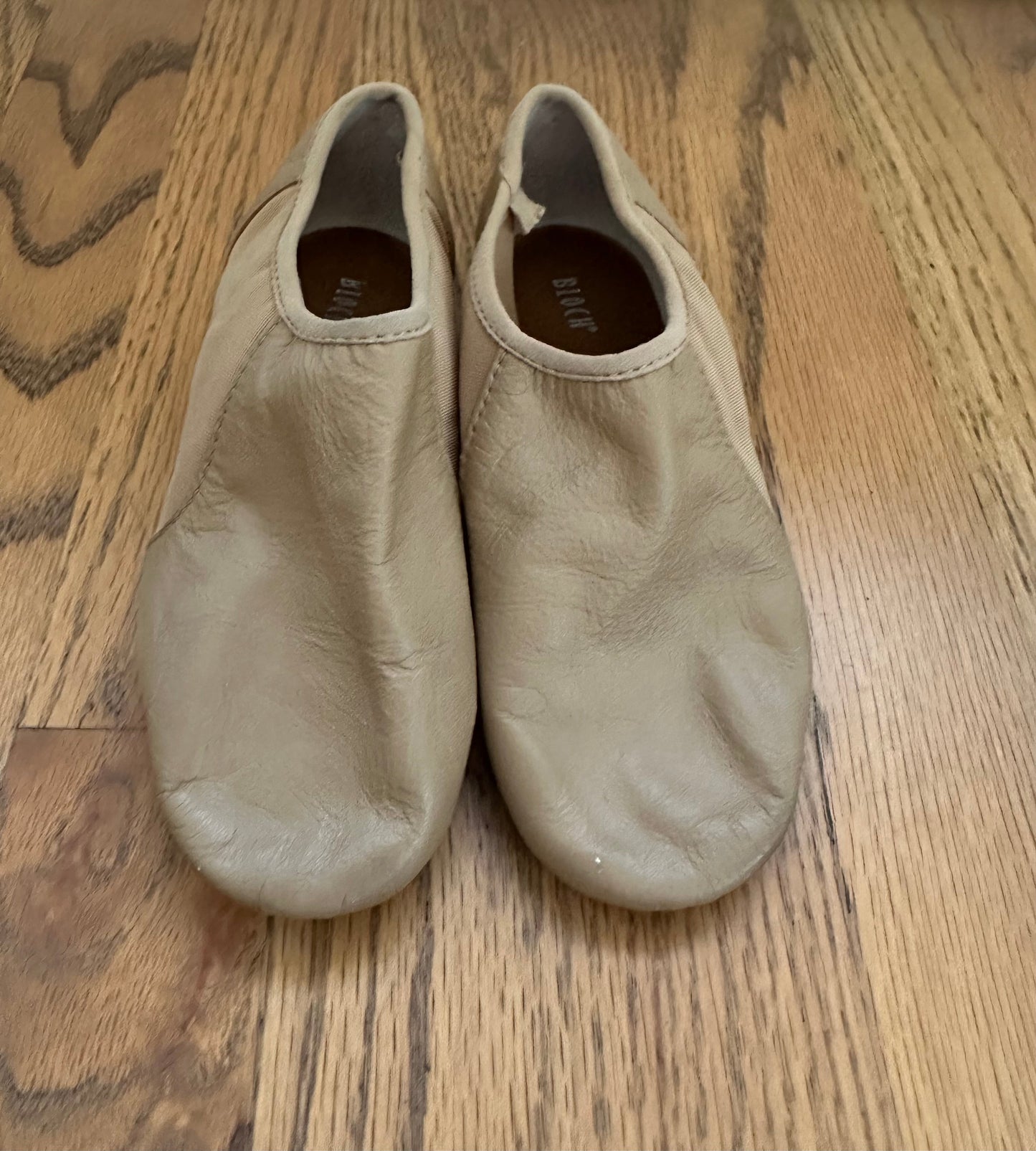 #198- Girls, Bloch Neoflex Jazz shoes- Size 13.5