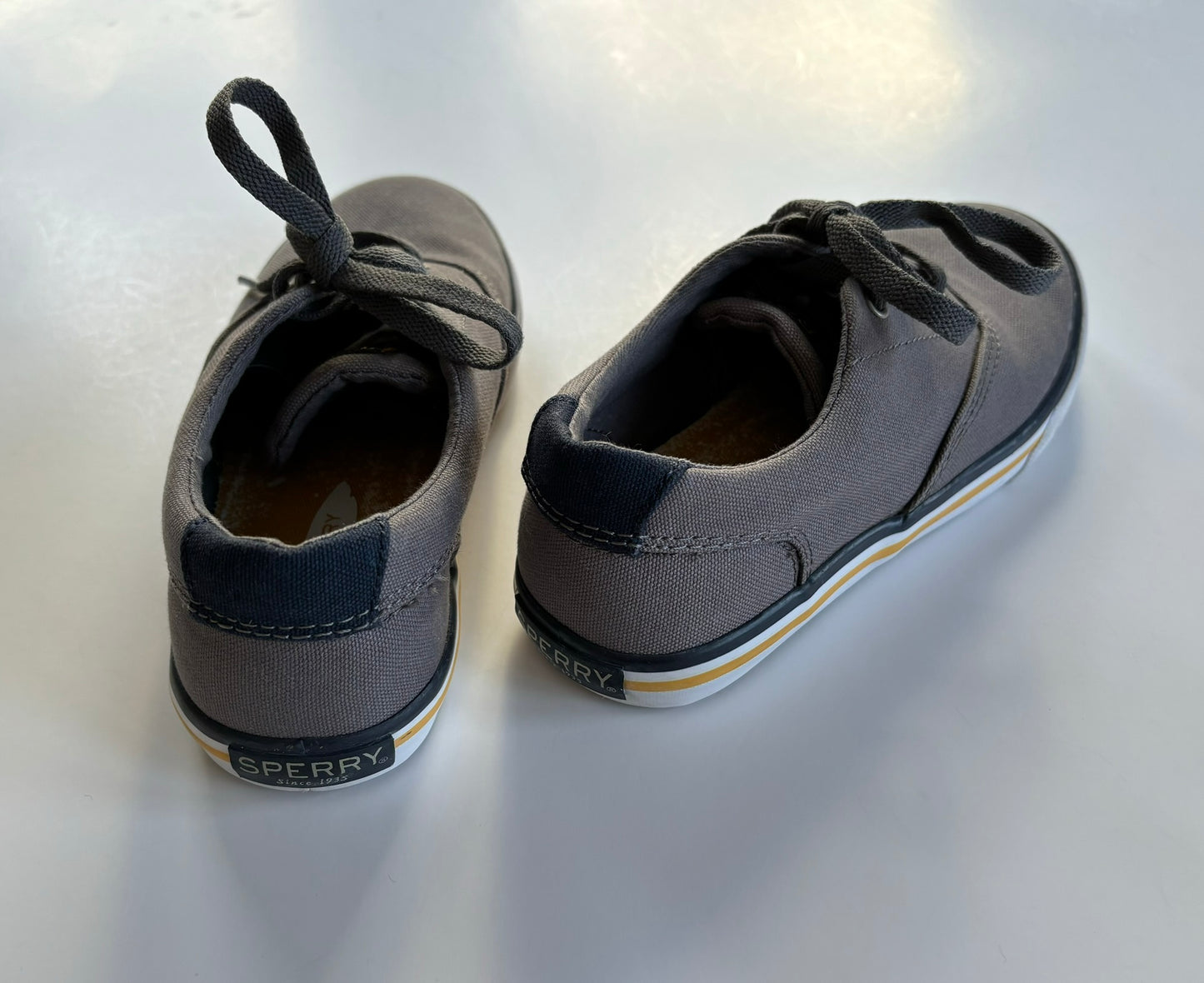 Boys Size 13.5 Sperry Striper II Boat Shoes Gray
