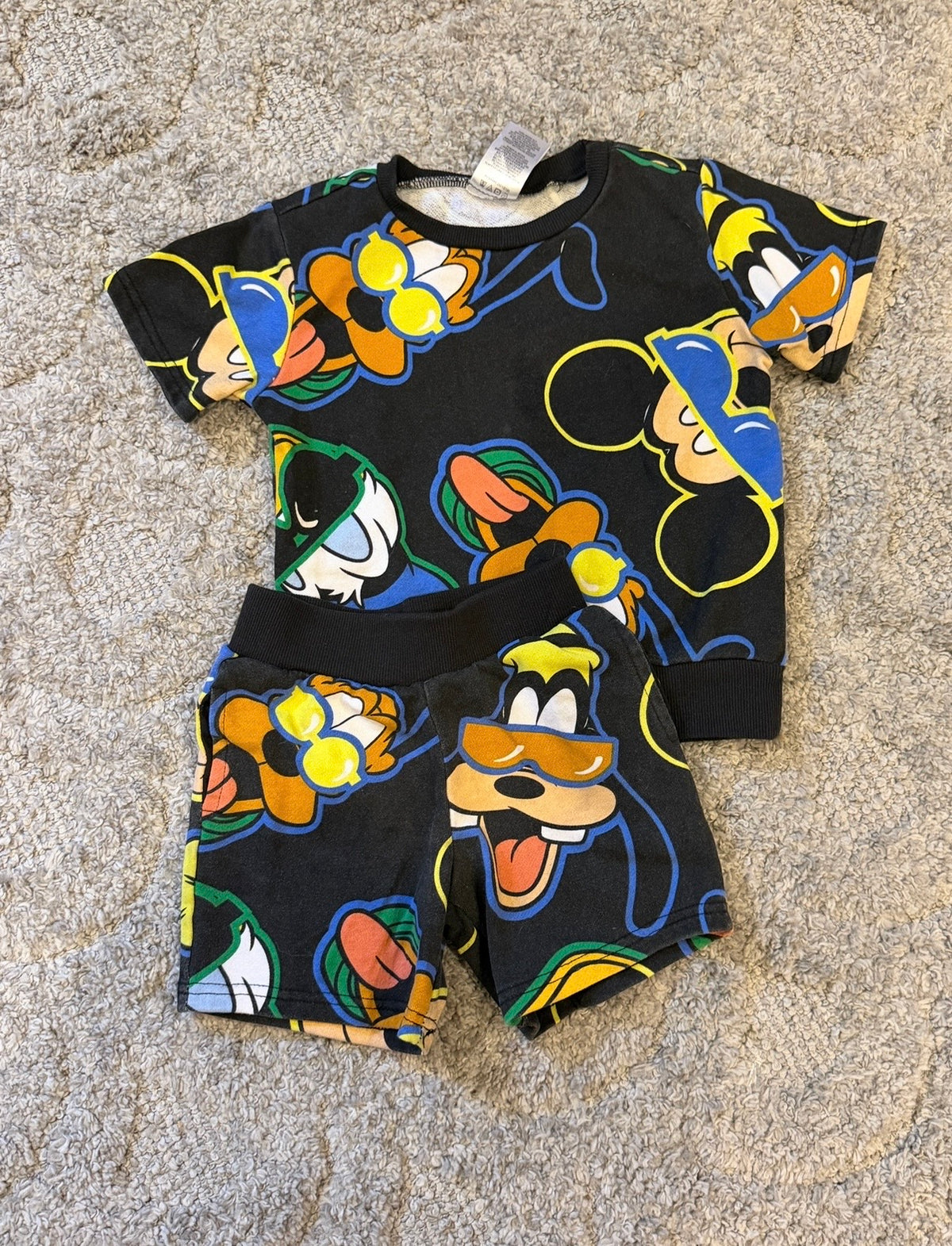 16 - Disney Matching Outfit - 4T
