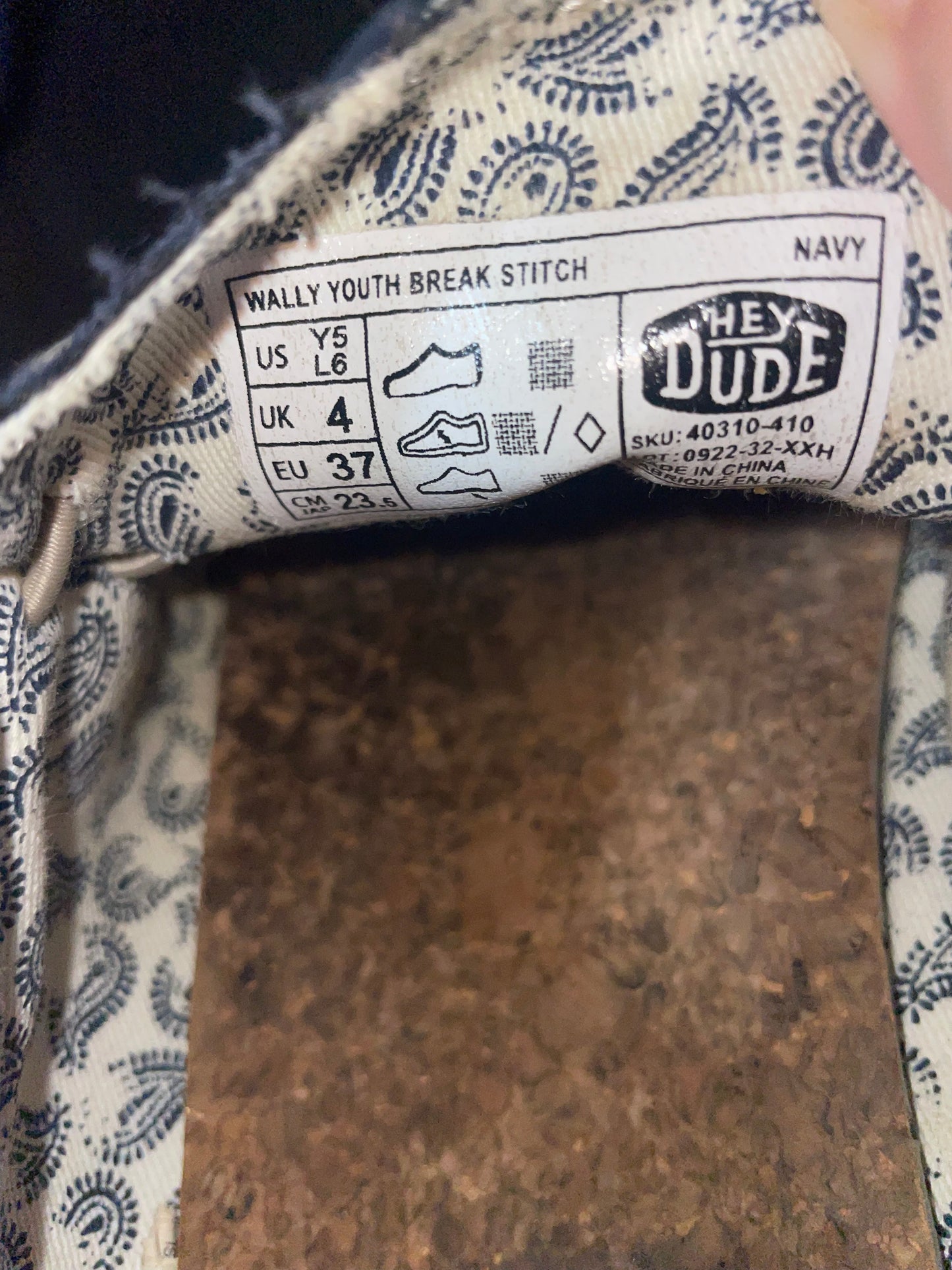 Seller #121 Hey Dude Size Y5