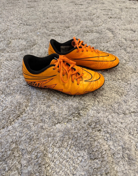 16 - Nike Cleats - Children's 1