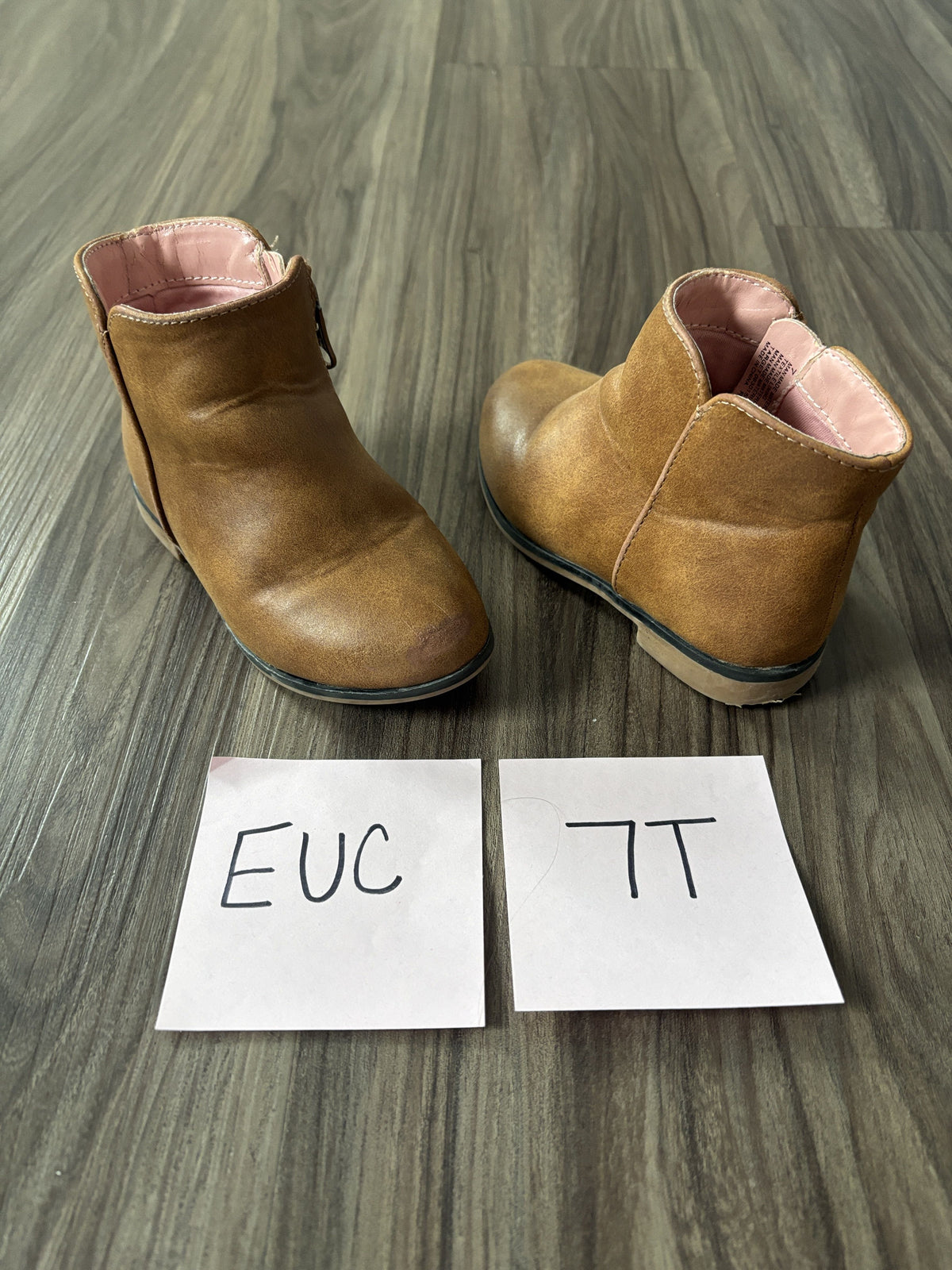 #138 - 7T Shoe EUC Tan Booties