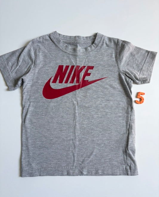 Seller 40 REDUCED Nike Shirt Boys 5