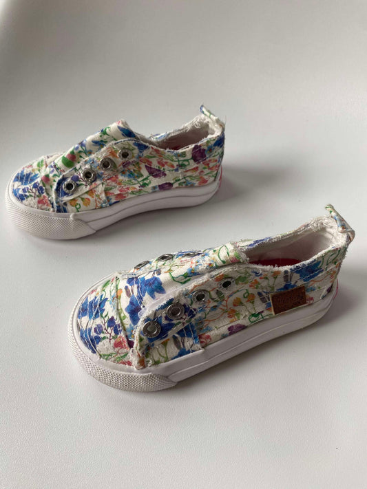 #117- Blowfish Floral Print Slides Girls Size 6, New