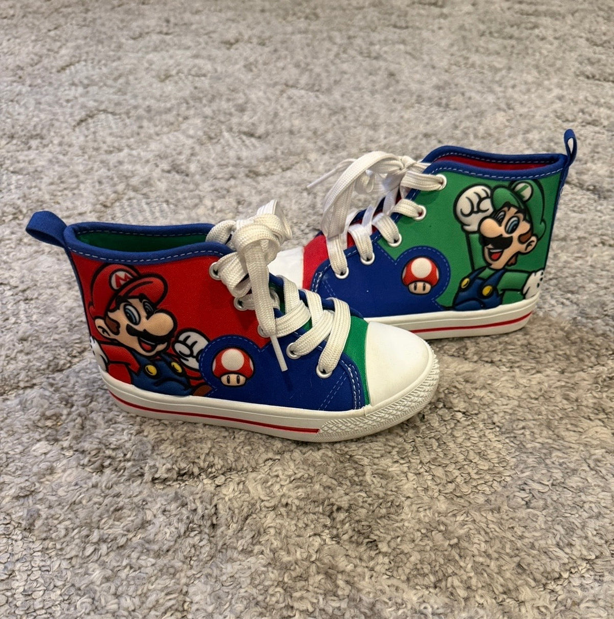 16 - Super Mario High Tops - Little Kid 11 **NWOT**