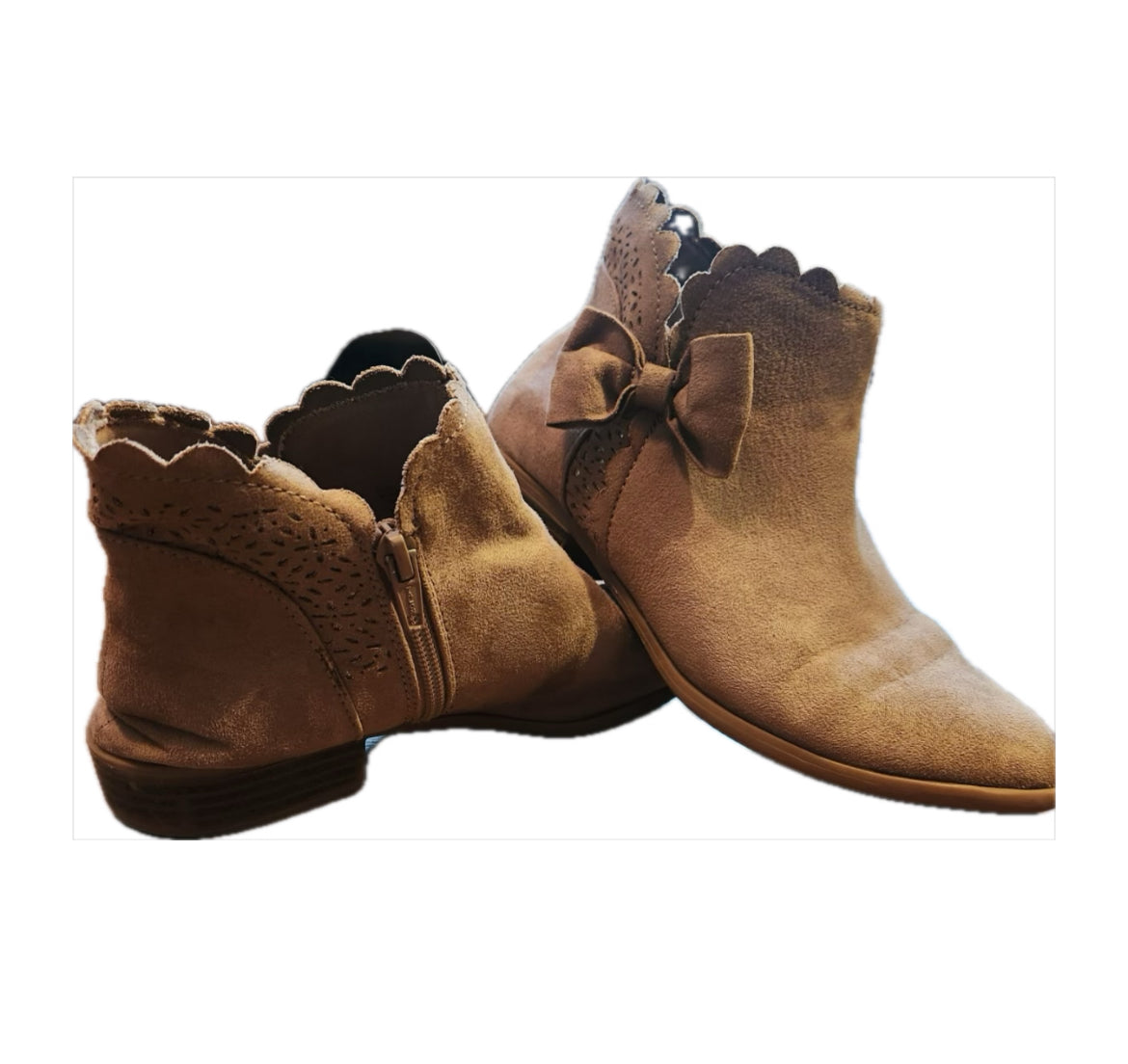 Seller #121 Girls Size 4 booties