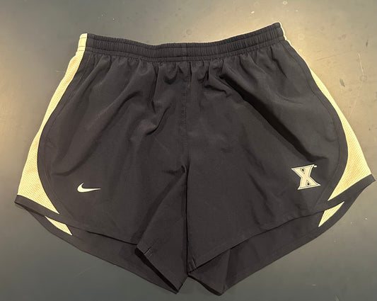 Girls Nike Xavier Shorts Size Large, like new