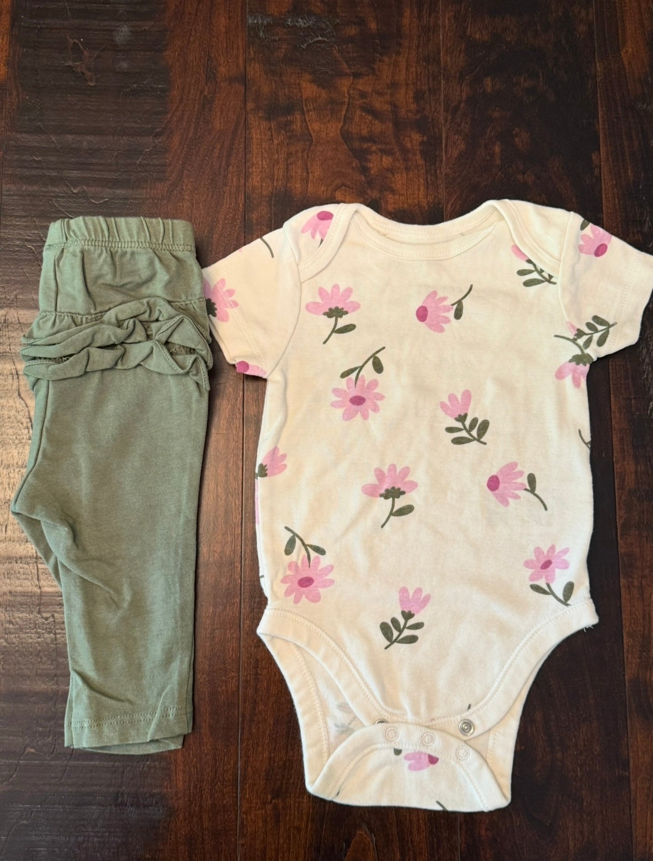#83 Old Navy Pants Outfit - Infant 3-6 Month