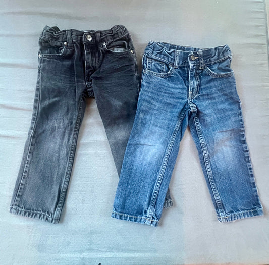 REDUCED #154 2T Boys (2) jeans bundle, dark gray & blue, GUC