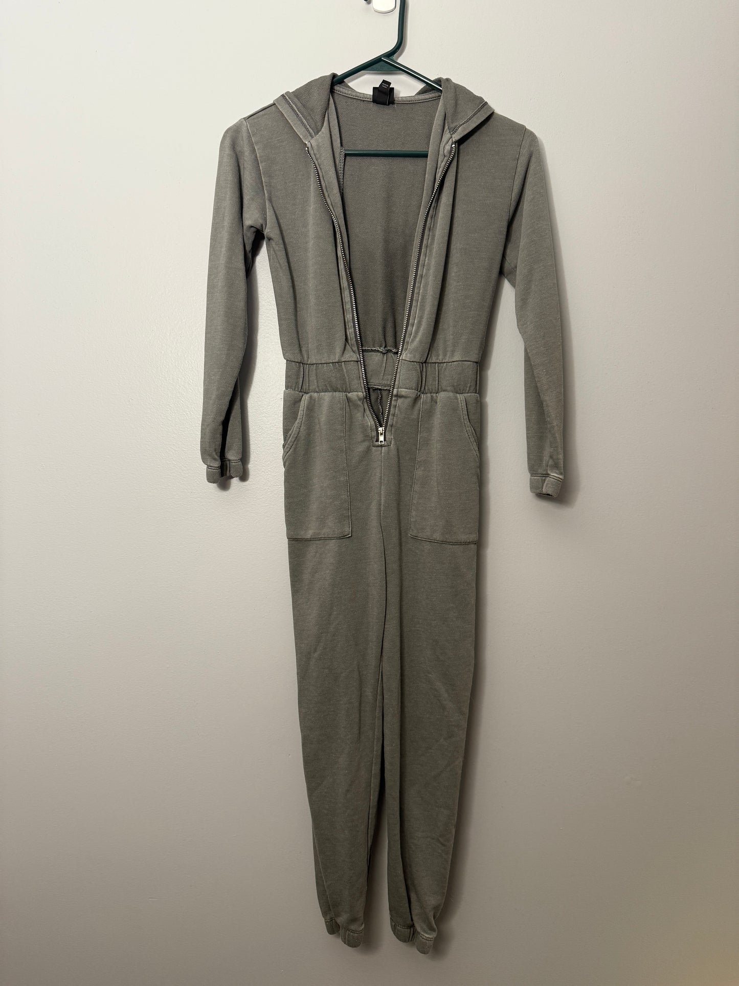 Seller 175- Art Class Kids Medium Gray Jumpsuit