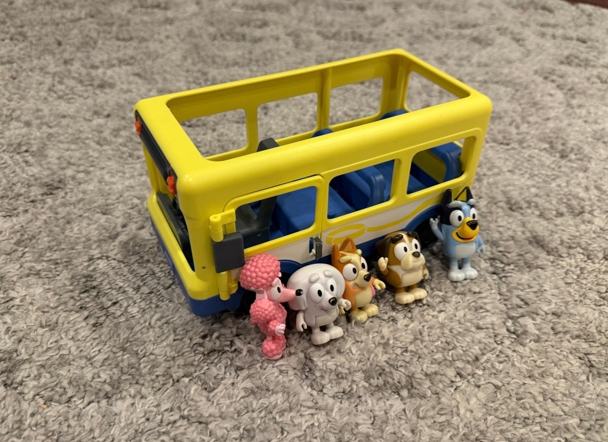 16 - Bluey School Bus