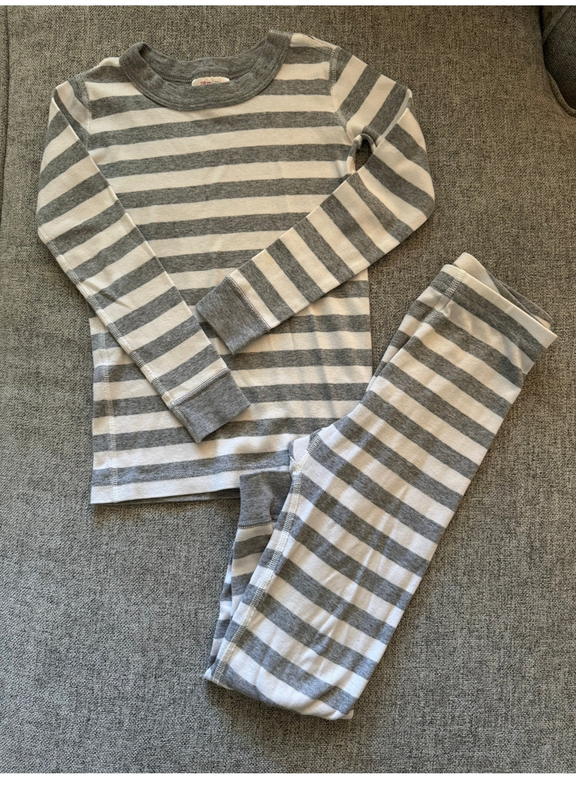 REDUCED PRICE #34 hanna Andersson 5 t gray stripe pajama set