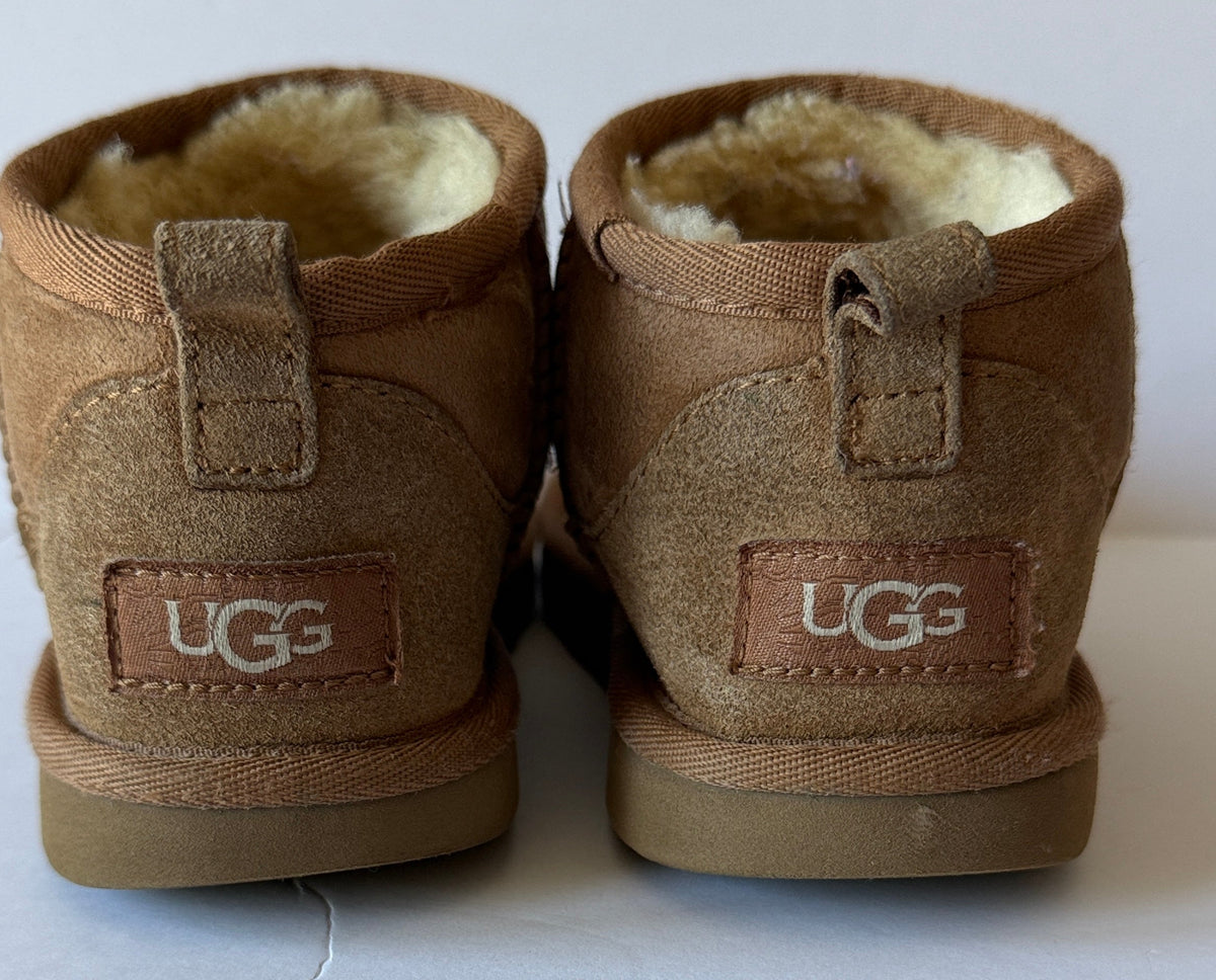 Seller 156_UGG girls ankle boot in chestnut size 13