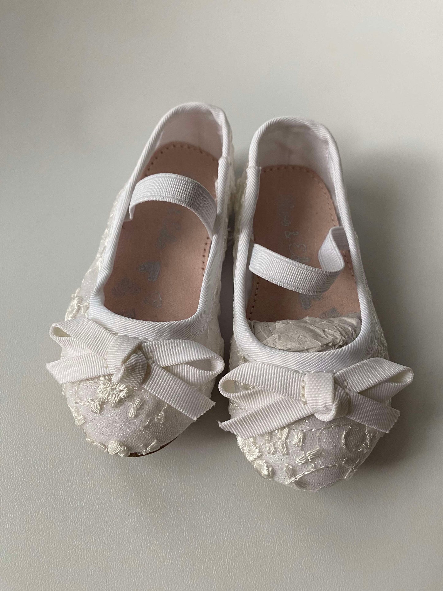 #117, Olive & Edie white floral design flats, Girls 6c