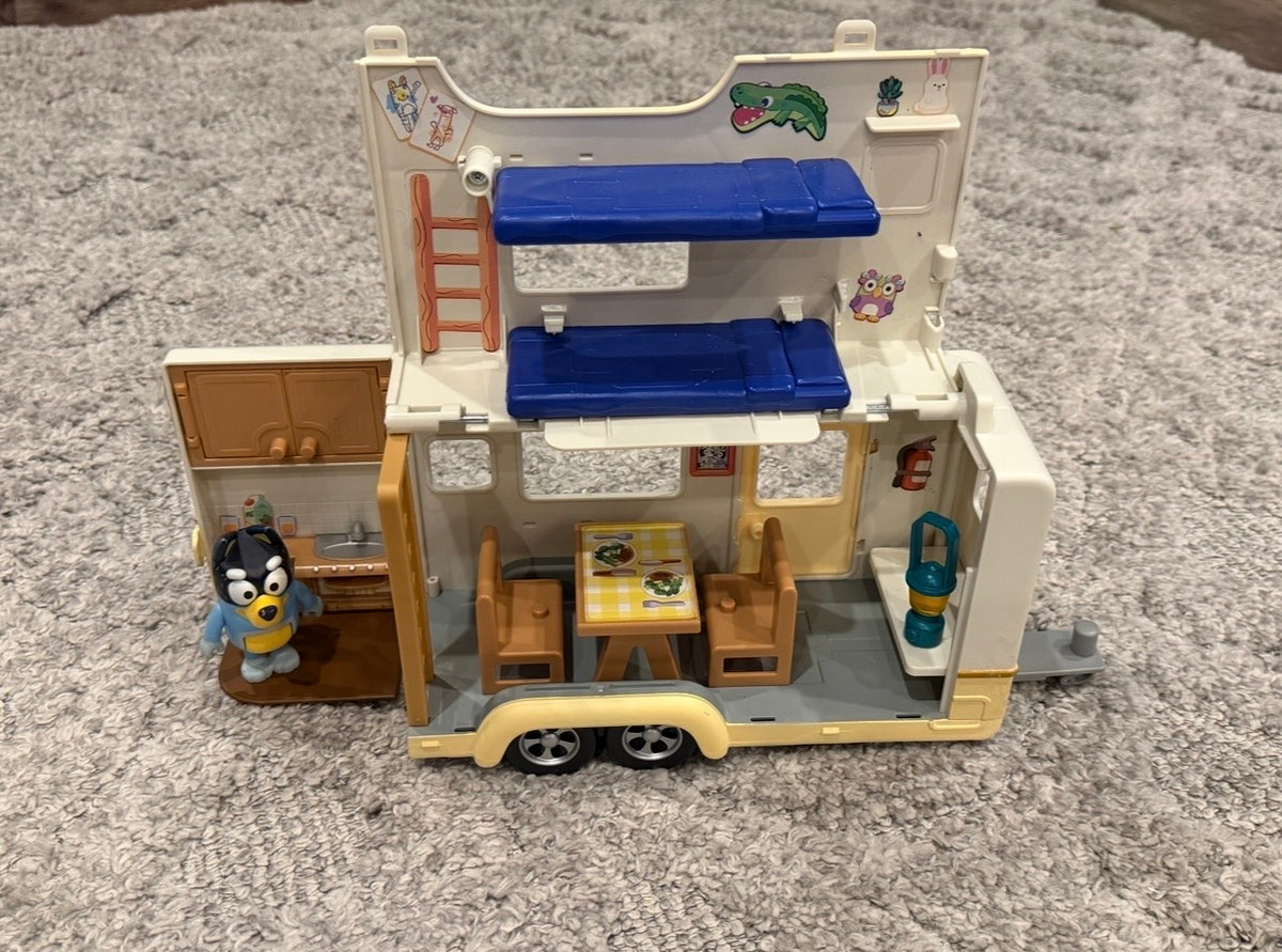 16 - Bluey Camper