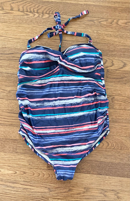 Medium / Liz Lange Maternity Swimsuit VGUC