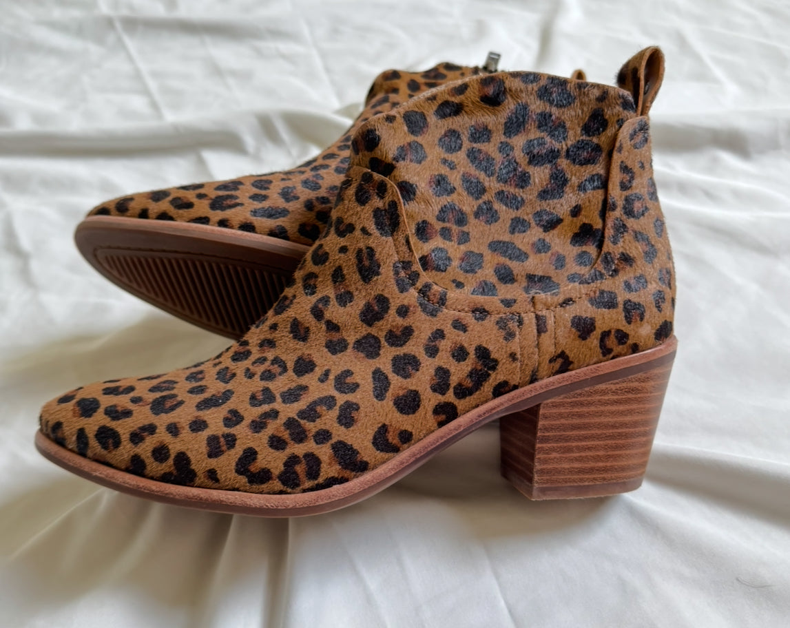 Seller #127 UGG Leopard Ankle Boot, Women's Size 7.5