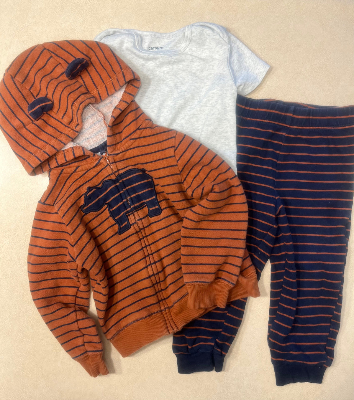 #200 Carter's Bear Sweatsuit Set Boys 24m