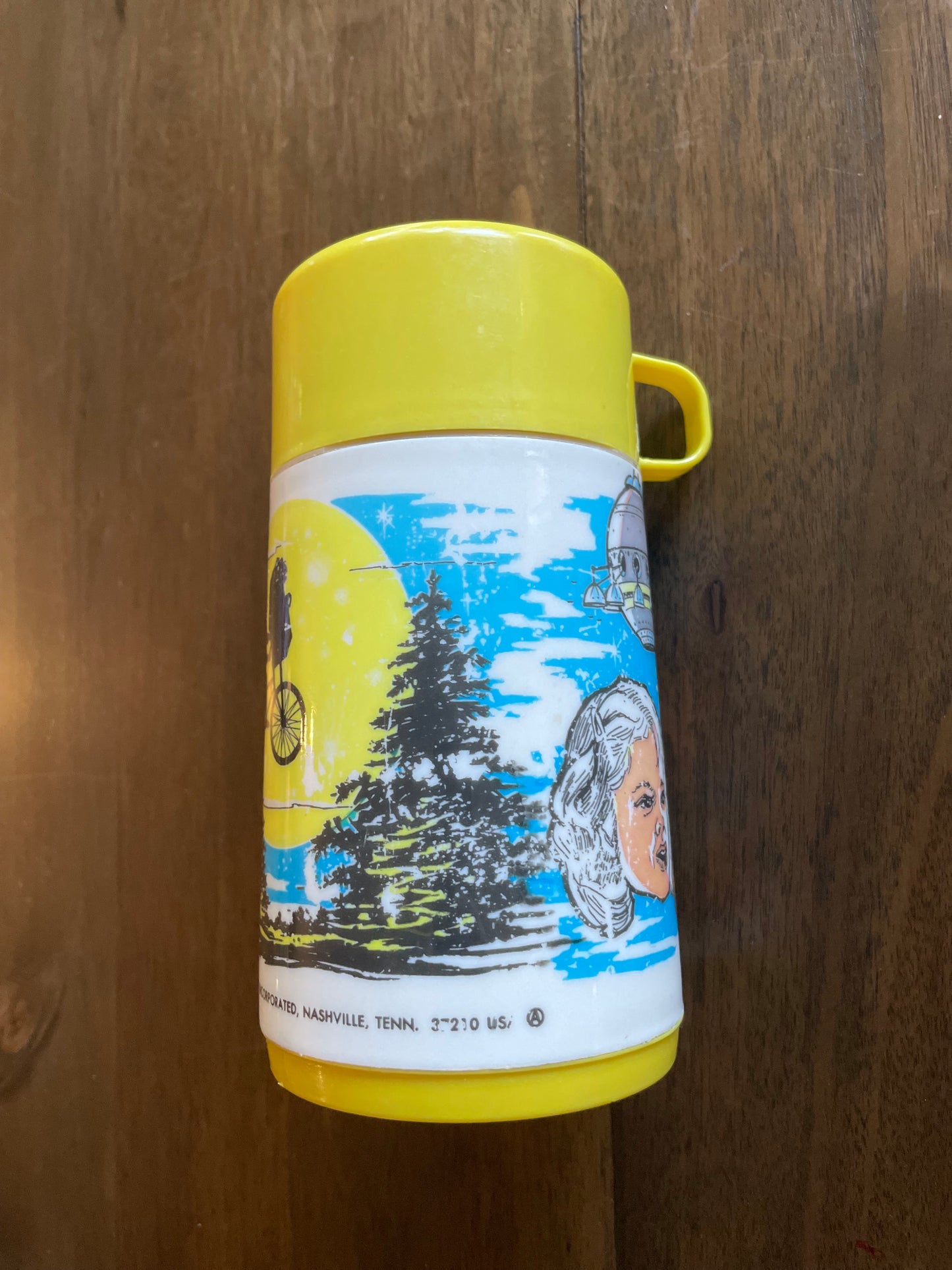 #52 - Vintage - E.T. Thermos -