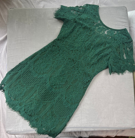 REDUCED #154 Womens M, Green lace dress, VGUC