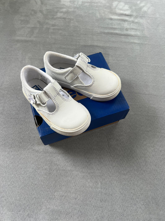 REDUCED #154 Size 5C Girls Ked Daphne sneakers, New