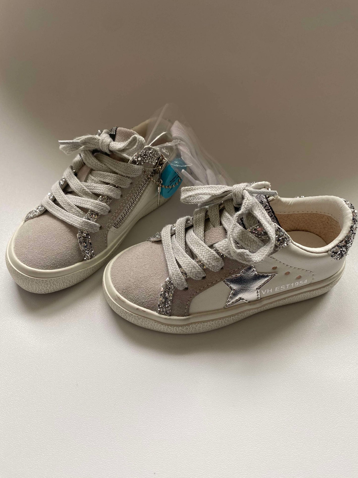 #117, Size 8c, Vintage Havana grey/silver sparkle shoes, NEW