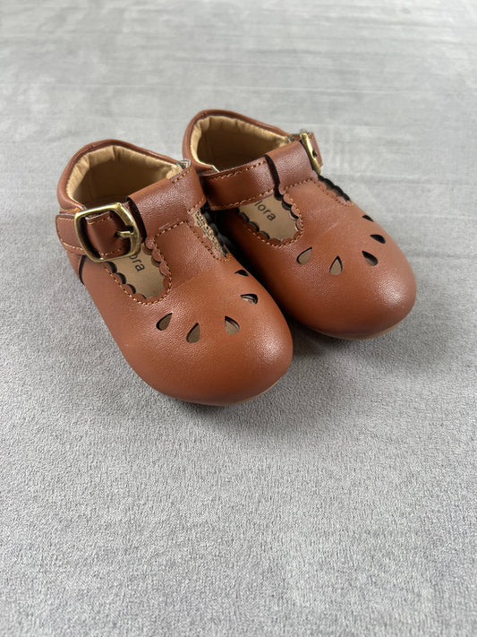 REDUCED #154 Size 5C Felix & Flora T-strap brown mary janes, VGUC