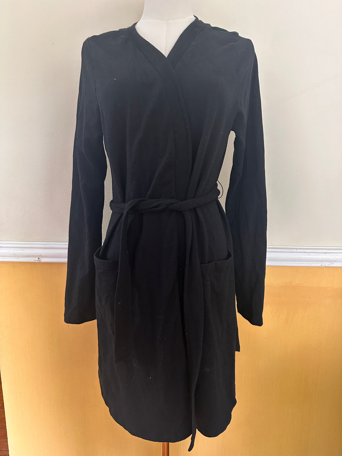 #163 Old Navy Maternity Black Belted Cardigan - size M - EUC