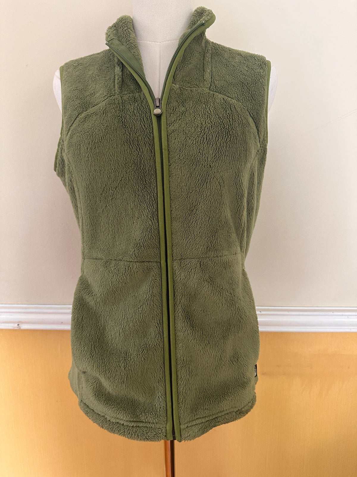 #163 North Face Green Fleece Vest - Women's M - EUC