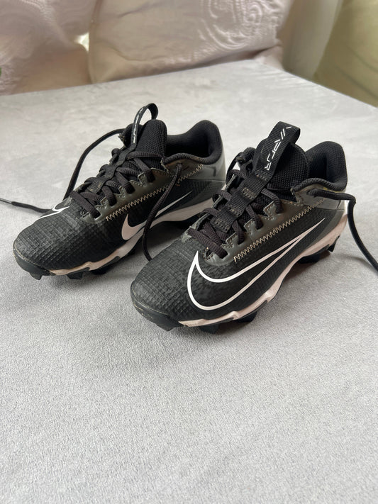REDUCED #154 Size 1.5 Boys Nike Alpha Football cleats, VGUC