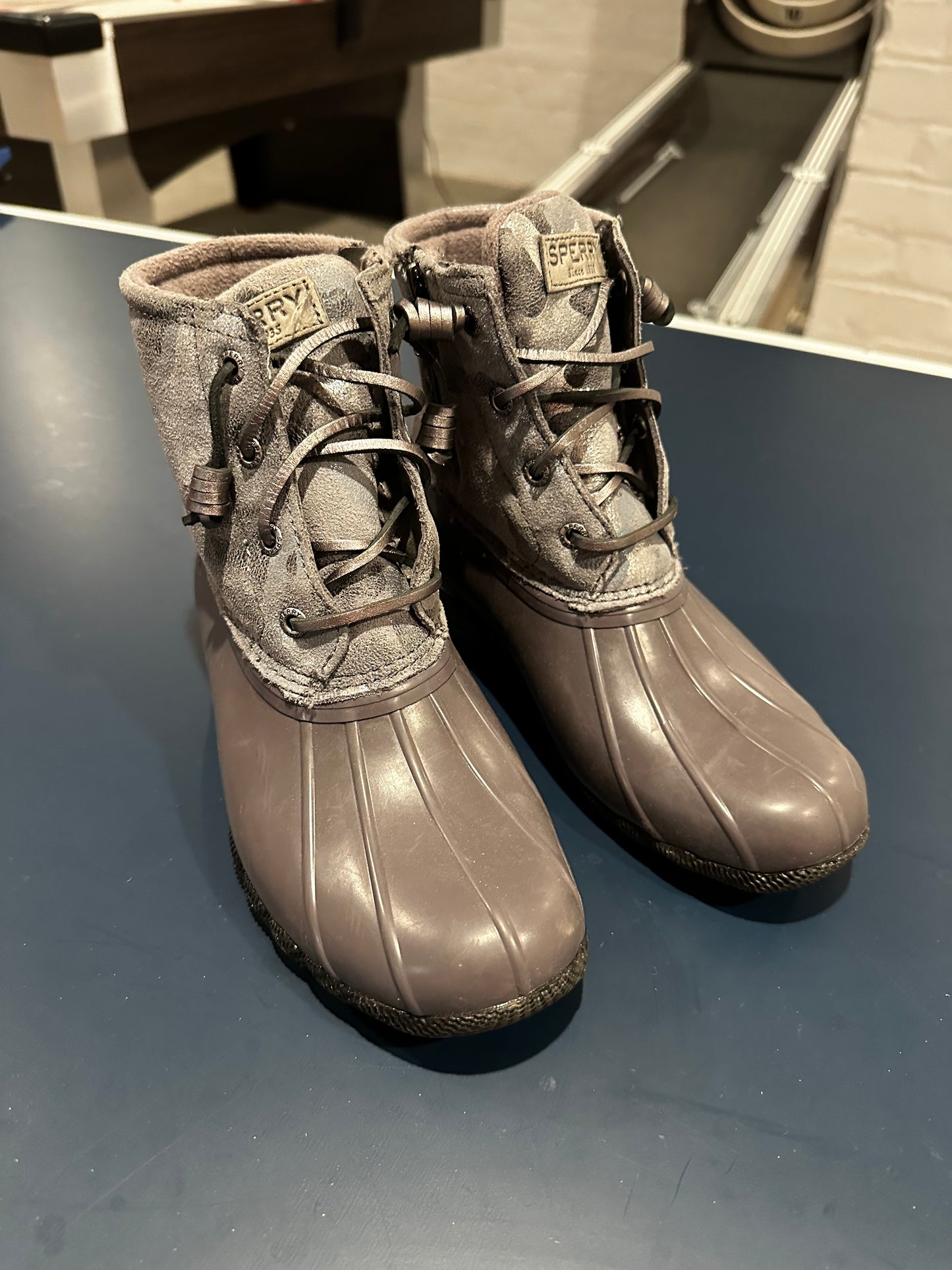Sperry Womens's size 6 Grey Camo Boot.